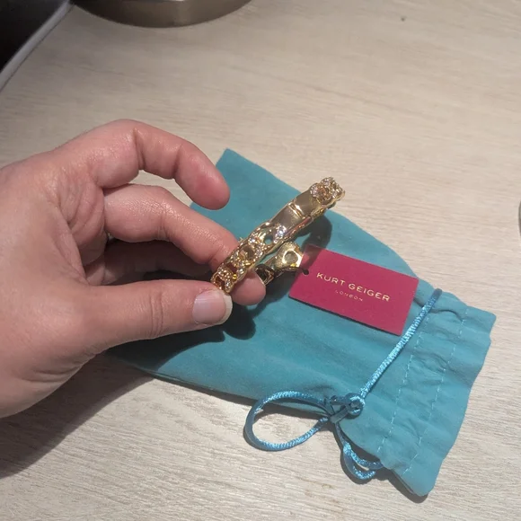 NWT Kurt Geiger Rainbow Heart Crystal Bracelet - Picture 8 of 8